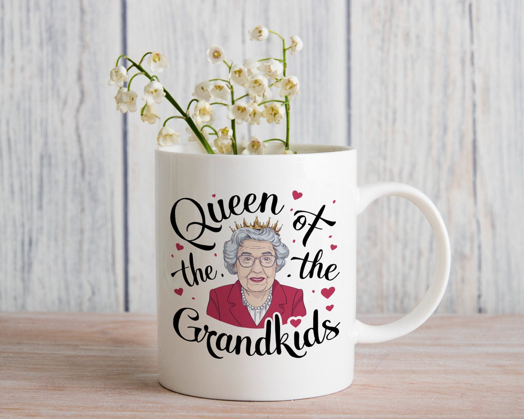 Grandma Queen of the Grandkids Gift Granny Novelty Mug Gift Coffee Cup